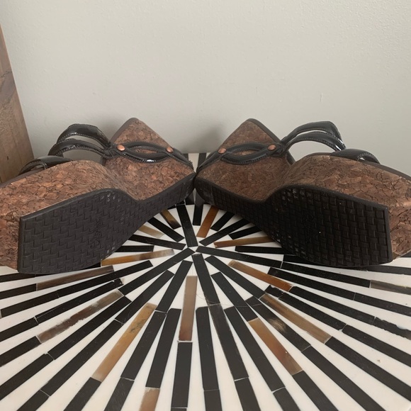 COLE HAAN wedge cork sandals with black patent straps & copper accents - Picture 6 of 7